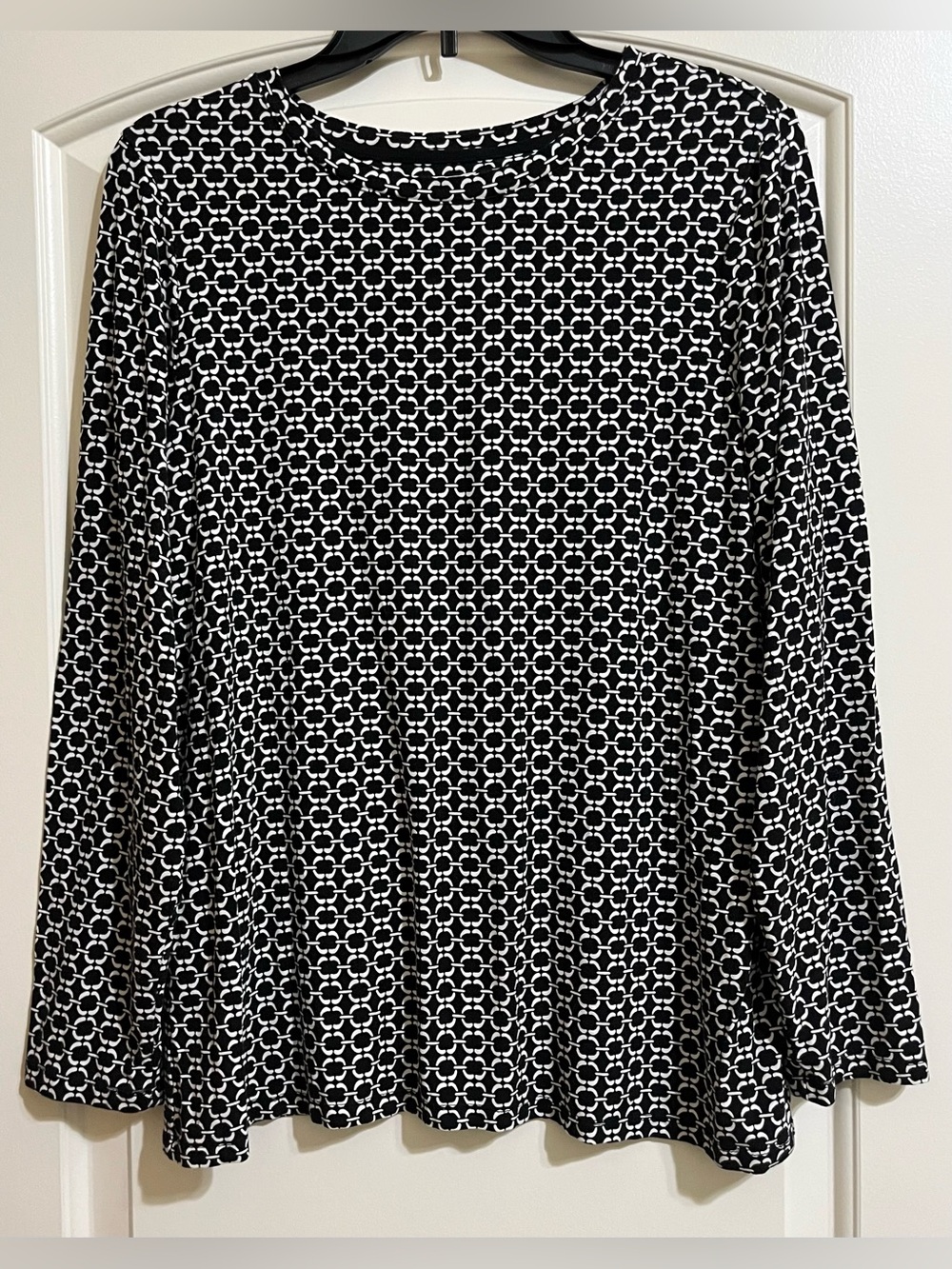 Chicos Women’s Black White Geometric Print Crew Neck Top Blouse Size 2 Large